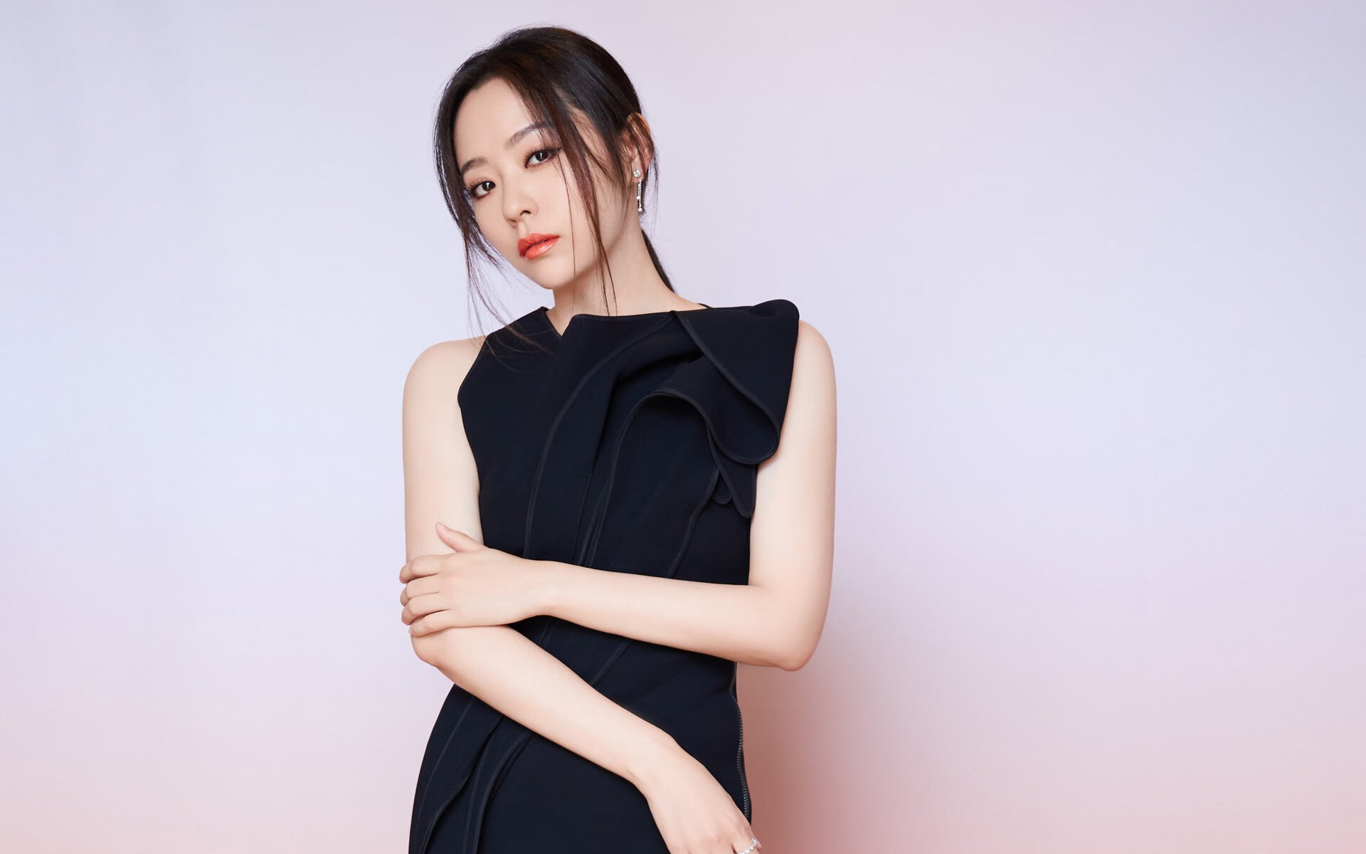 当欧冠决赛在篮球场上演,芬兰用连续得分风暴压制澳大利亚